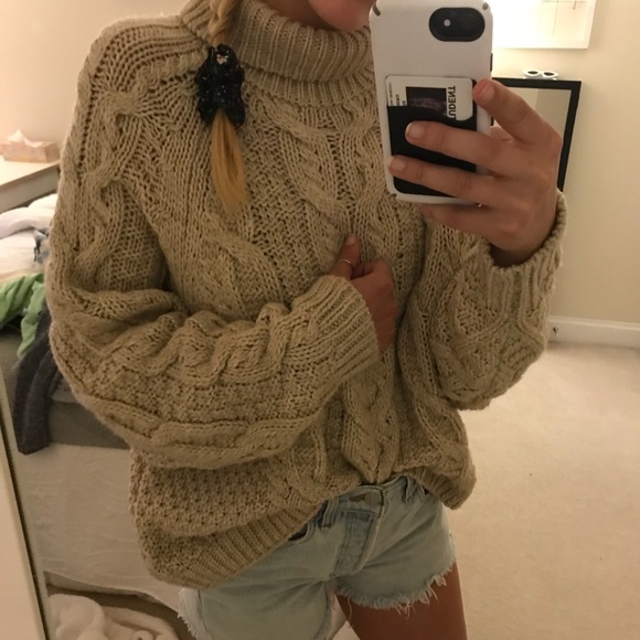 H&M Sweaters - Chunky turtle neck sweater